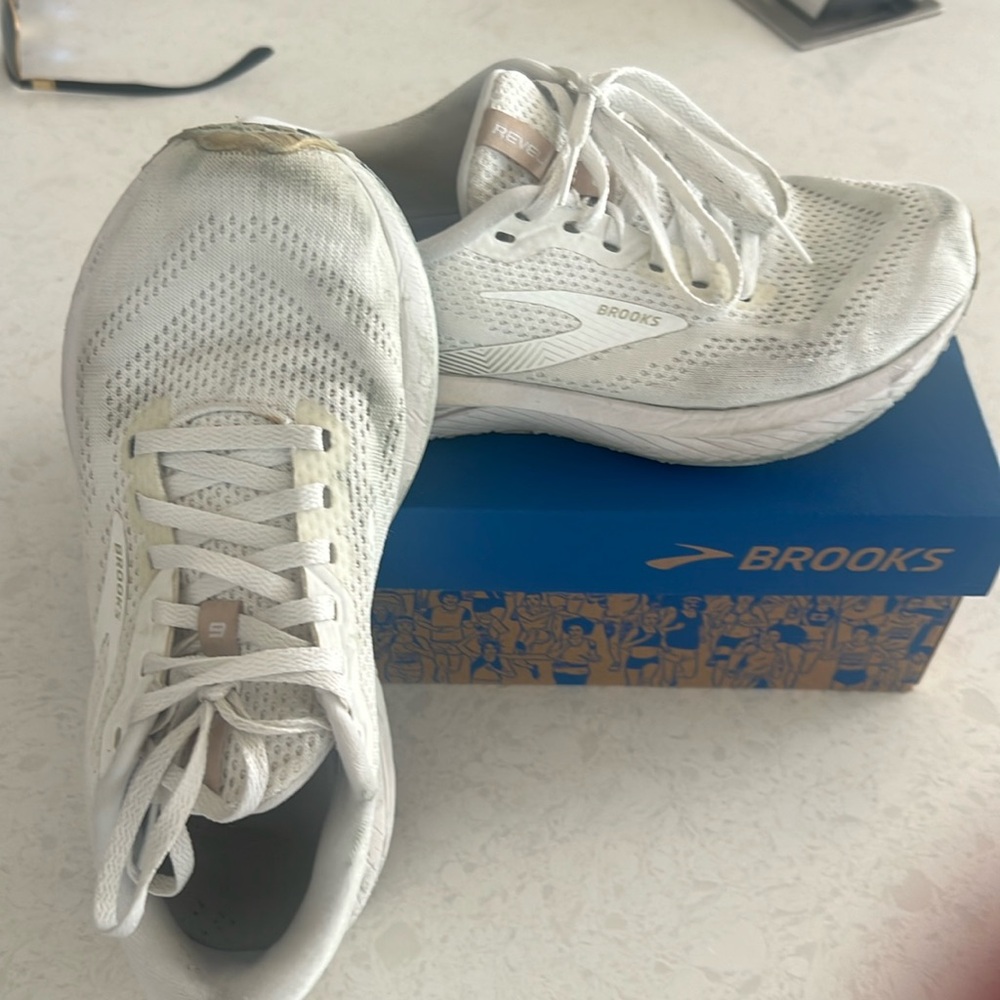 Brooks Revel 6 neutral tennis shoes